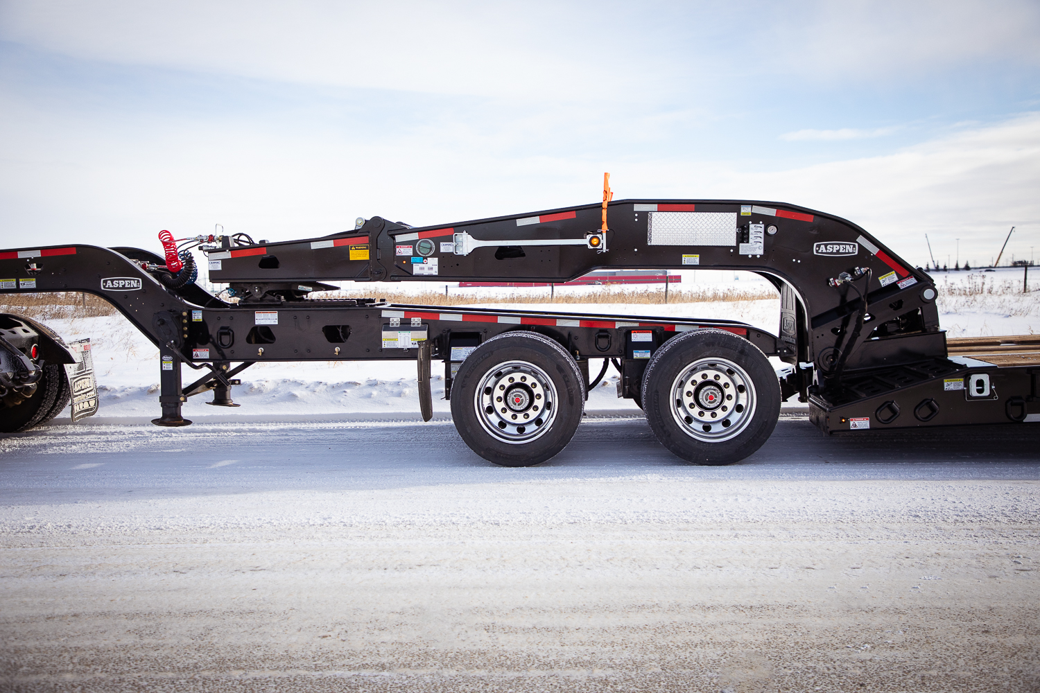 40 Ton Tandem Axle Jeep - image 1 of 3