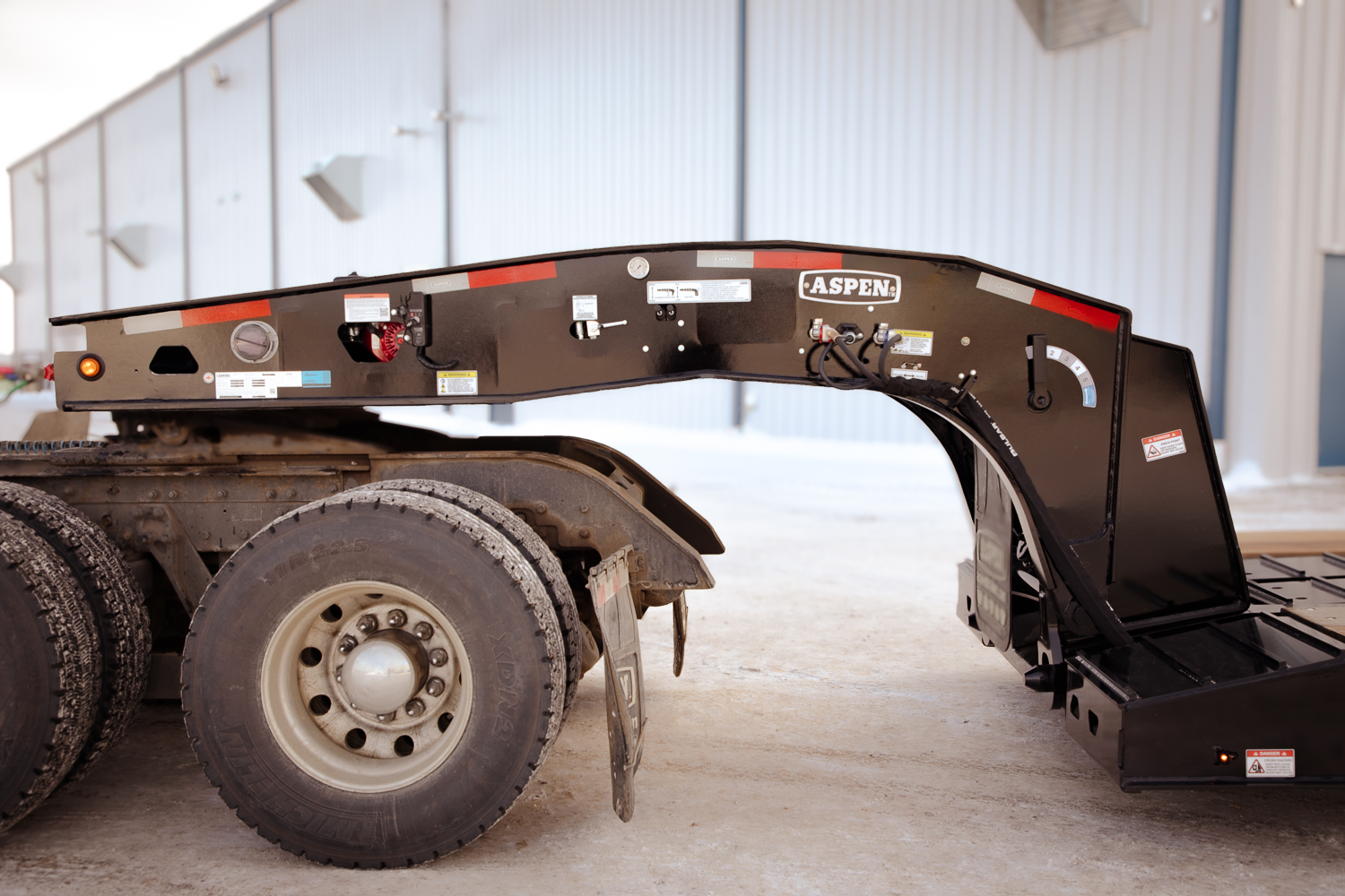 45 Ton HG 16 Wheel EXPANDO Lowbed - image 3 of 6