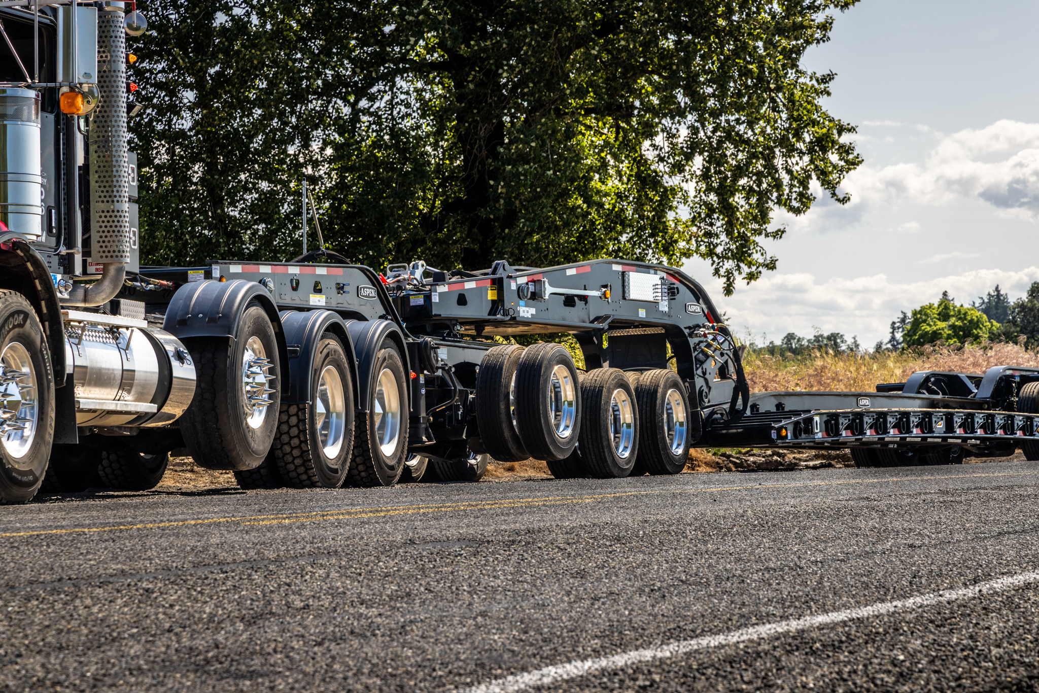 40 TON TRIAXLE JEEP - image 1 of 4
