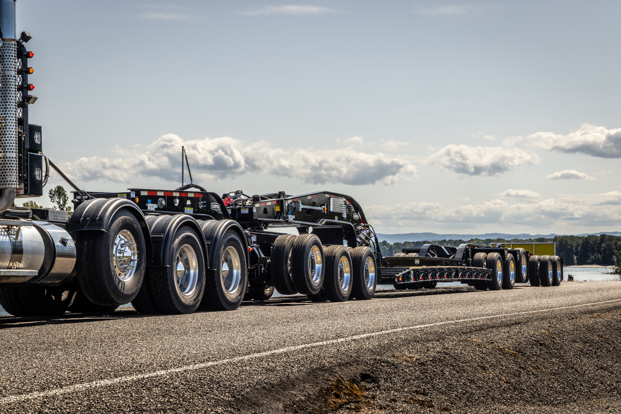 75 Ton Triaxle Lowbed - image 1 of 3