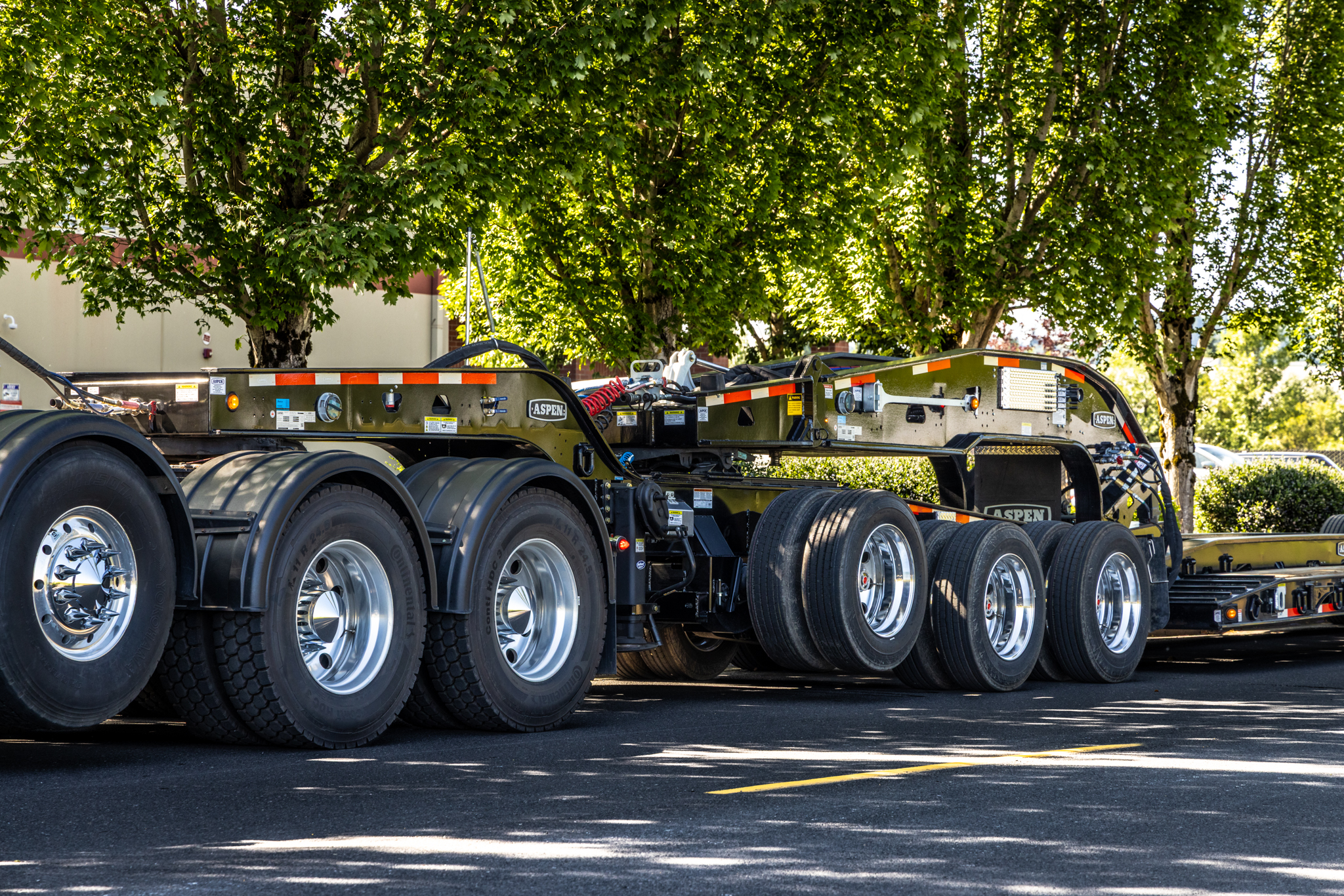 40 TON TRIAXLE JEEP - image 3 of 4