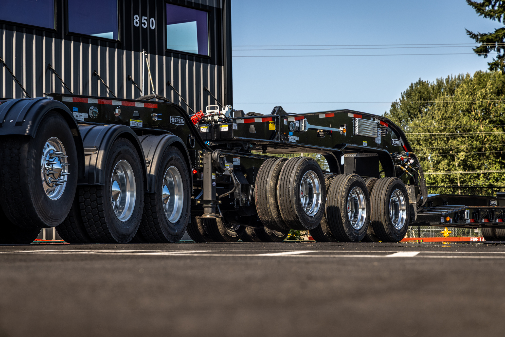 40 TON TRIAXLE JEEP - image 4 of 4