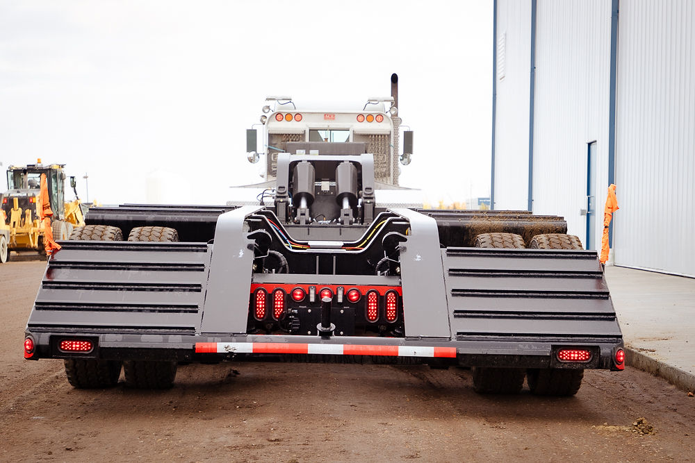 55 Ton Triaxle Hydraulic Gooseneck MUSTANG 55 Ton Triaxle Hydraulic Gooseneck MUSTANG - image 3 of 5